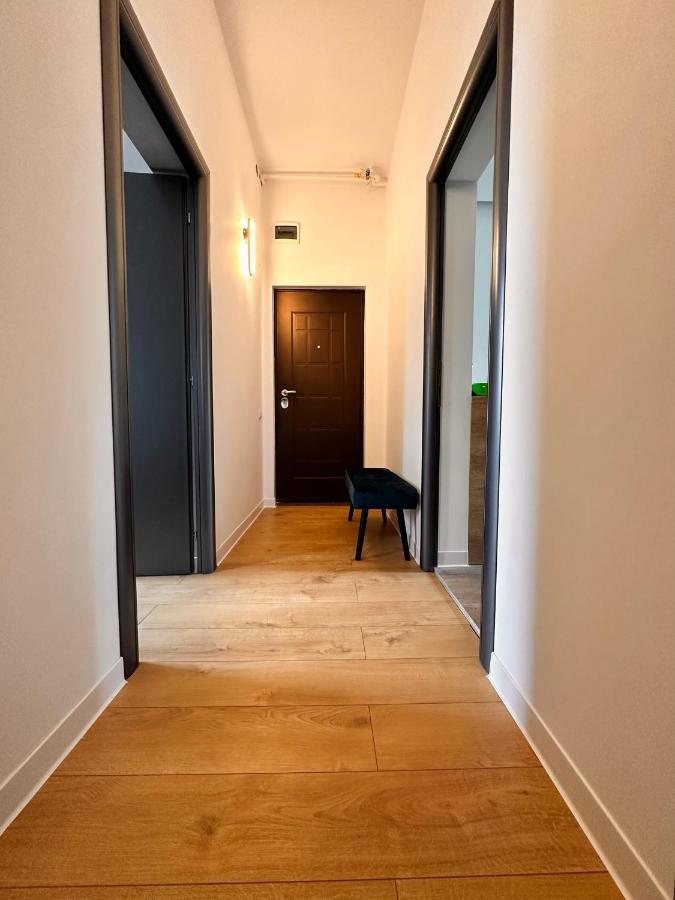 Lv Luxury Apart - One Minute Away From Train Station Predeal Exterior foto